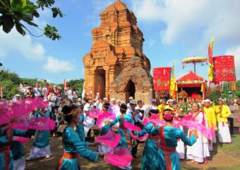 Lễ hội Tháp Bà Ponagar